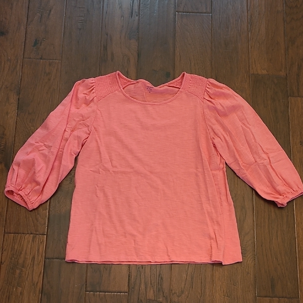 Crown & Ivy women's salmon colored top size Medium